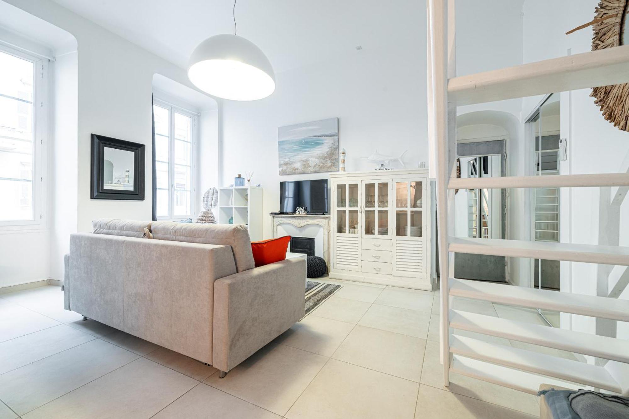 Apartment La Petite Chaise Bleue *