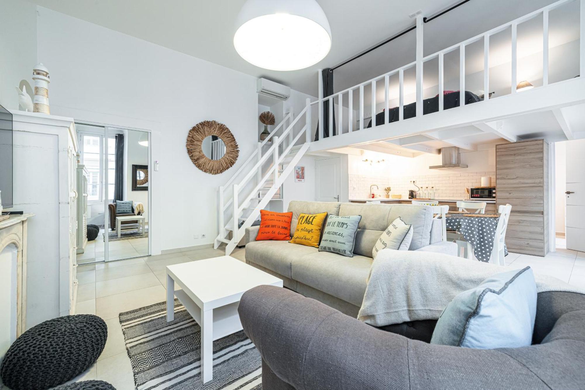 Apartment La Petite Chaise Bleue Nice